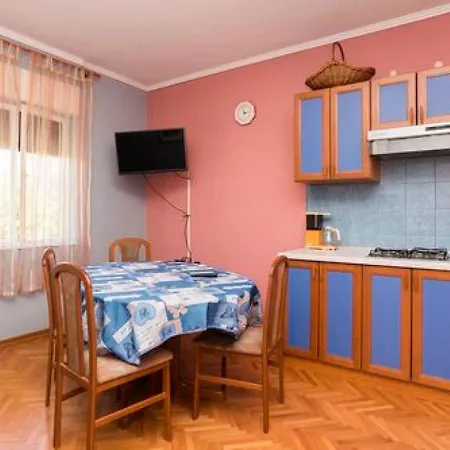 아파트 Colorful Flat With Bell-shaped Balcony *