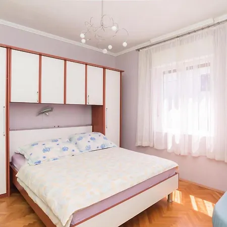 شقة Colorful Flat With Bell-shaped Balcony أوماغ