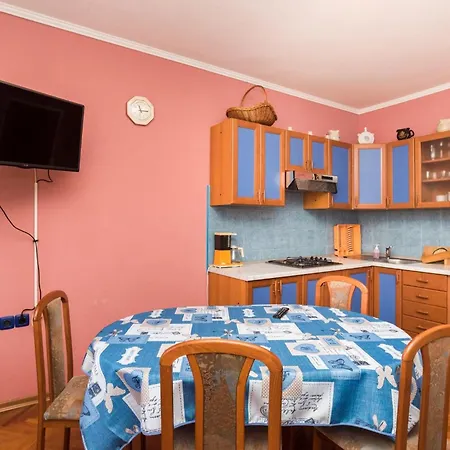 아파트 Colorful Flat With Bell-shaped Balcony 우마그