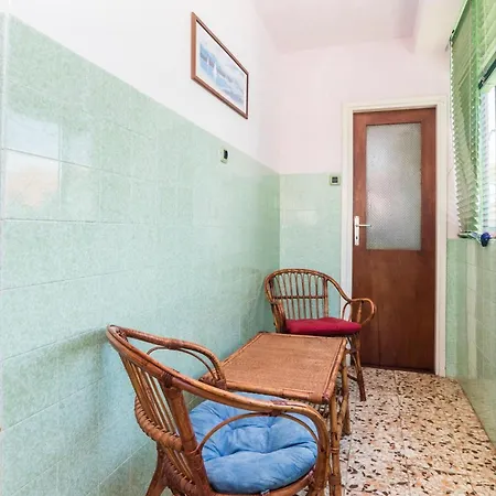 شقة Colorful Flat With Bell-shaped Balcony أوماغ